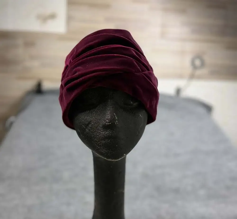 1960s Montaldo's Burgundy Velvet Turban Hat Ruched Cloche Vintage